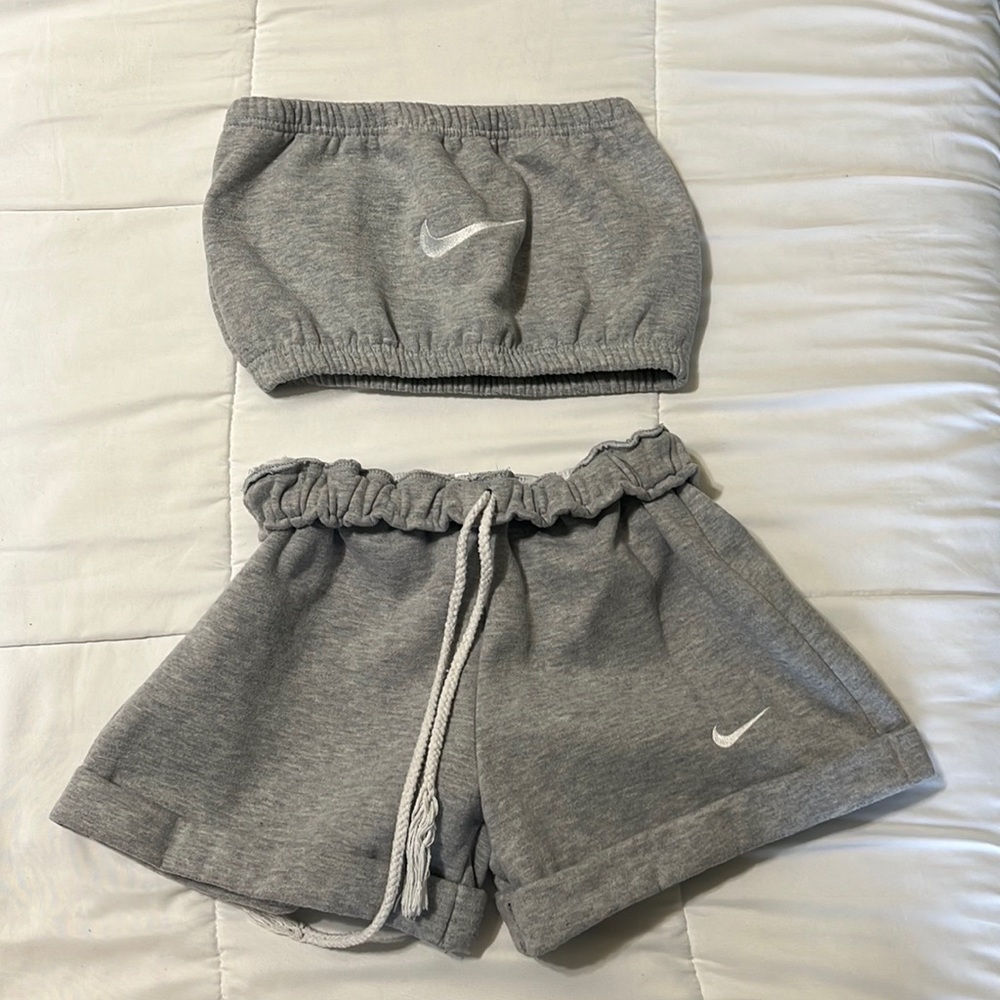 Super cute Nike set - Picture 2 of 4